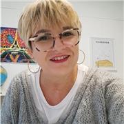 Profesora nativa de francés con más de 20 años de experiencia a particulares y a empresas. *Preparación de exámenes delf/dalf *Traducciones *Conversa